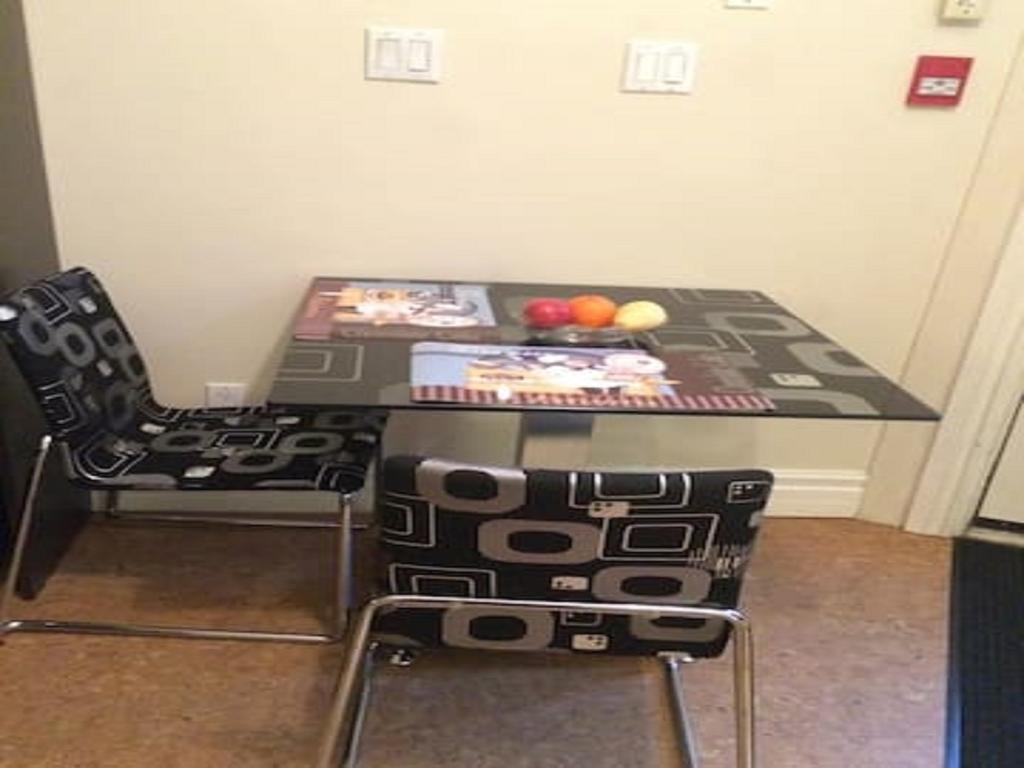 Apartment Spacious Bachelor Apartment Toronto
