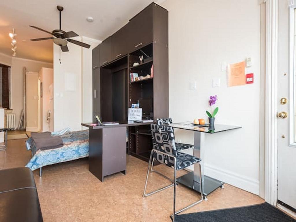 Spacious Bachelor Apartment Apartment Toronto