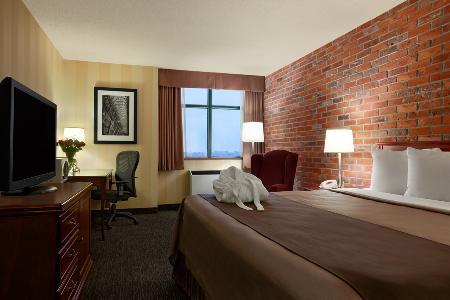 Doubletree By Hilton Airport, On Hotel