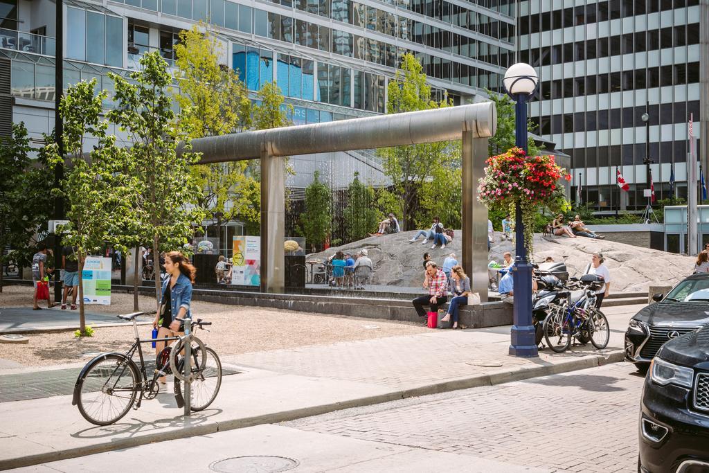 Premium 2bdrm In Yorkville *