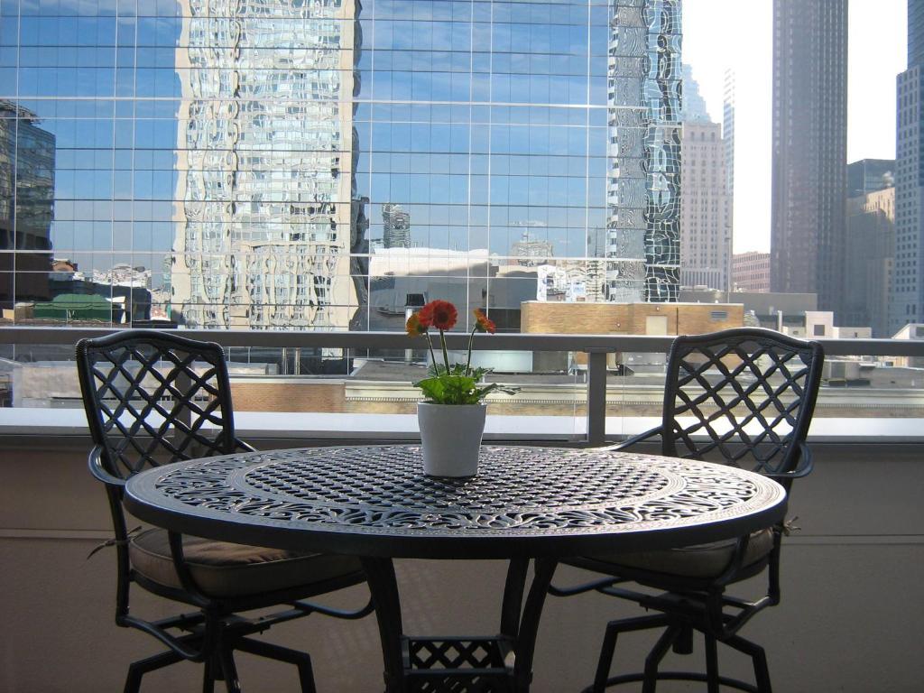 Yonge Furnished 2* Toronto