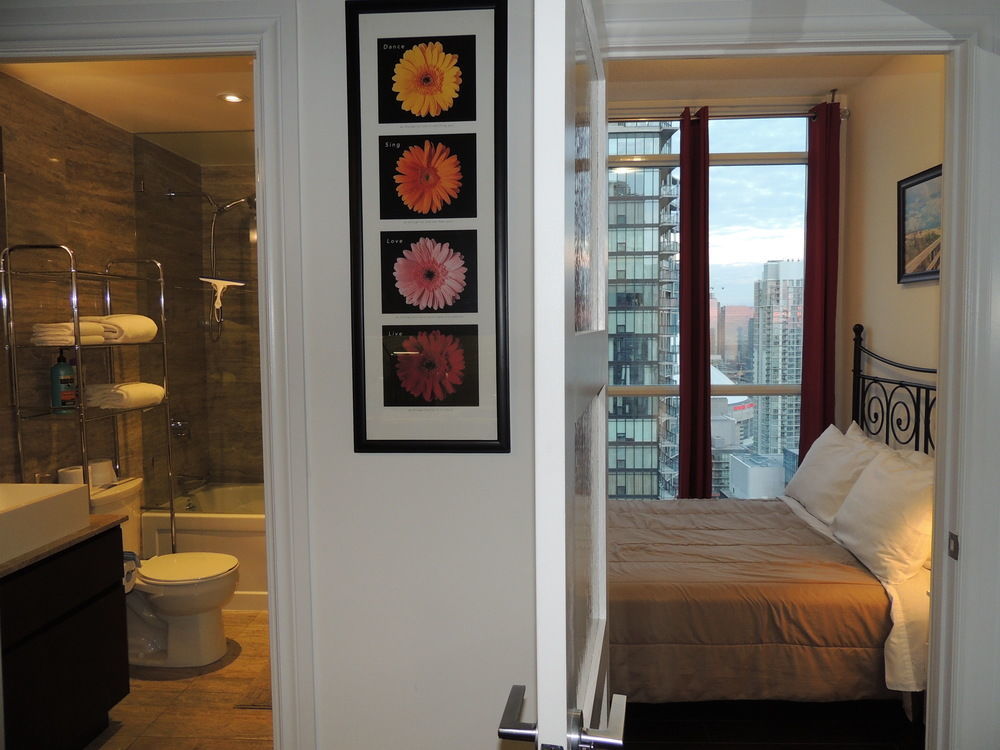 Tvhr - Luxury Condos In Heart Of Downtown Apartment