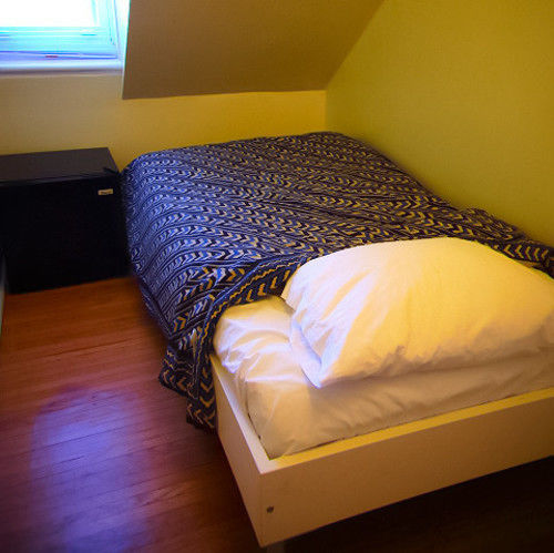 Spadina 11 Guest house