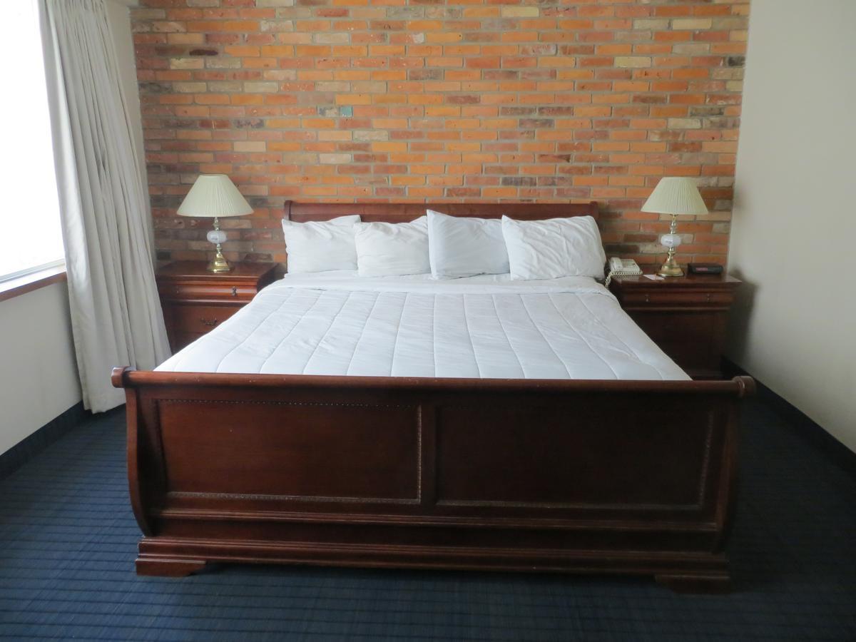 89 Yorkville Toronto