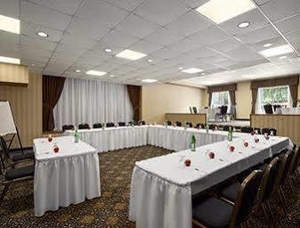 Hampton & By Hilton Downtown Hotel 3*