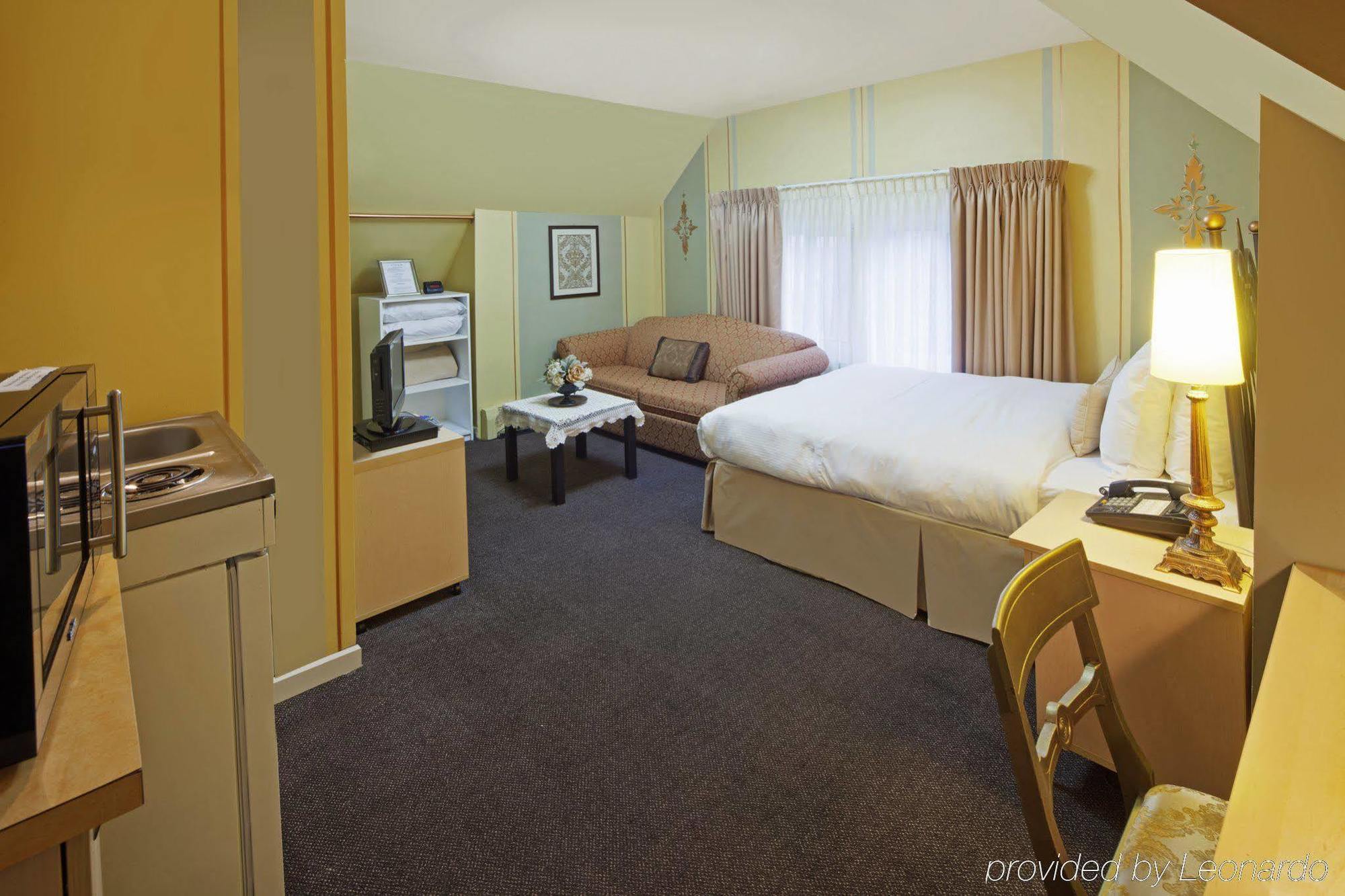 Hotel Victoria's Mansion Toronto
