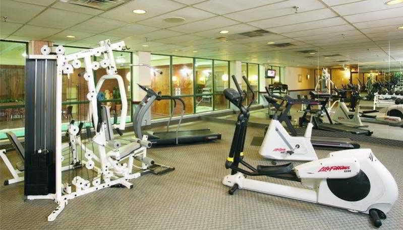 Doubletree By Hilton Airport, On 4*