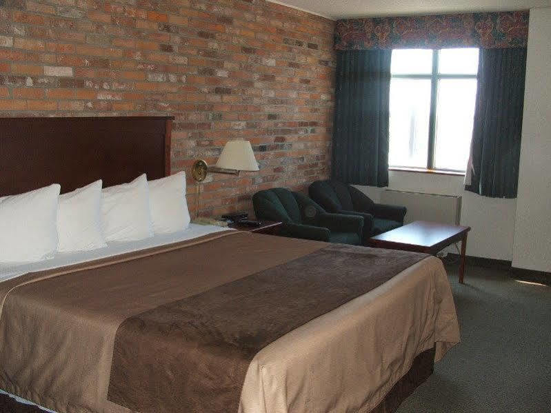 Doubletree By Hilton Airport, On Hotel 4*
