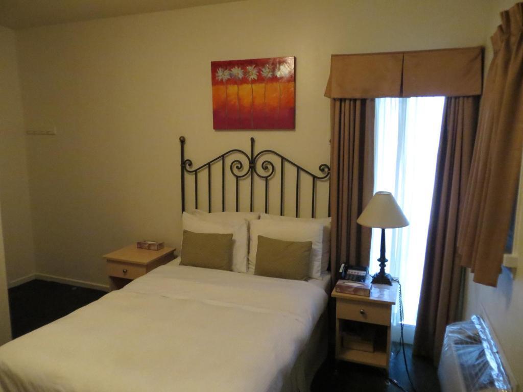 Victoria's Mansion Hotel Toronto
