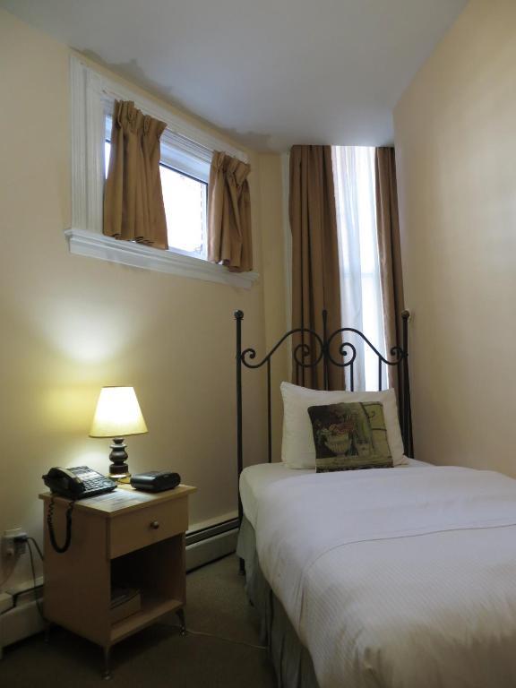Victoria's Mansion Hotel Toronto