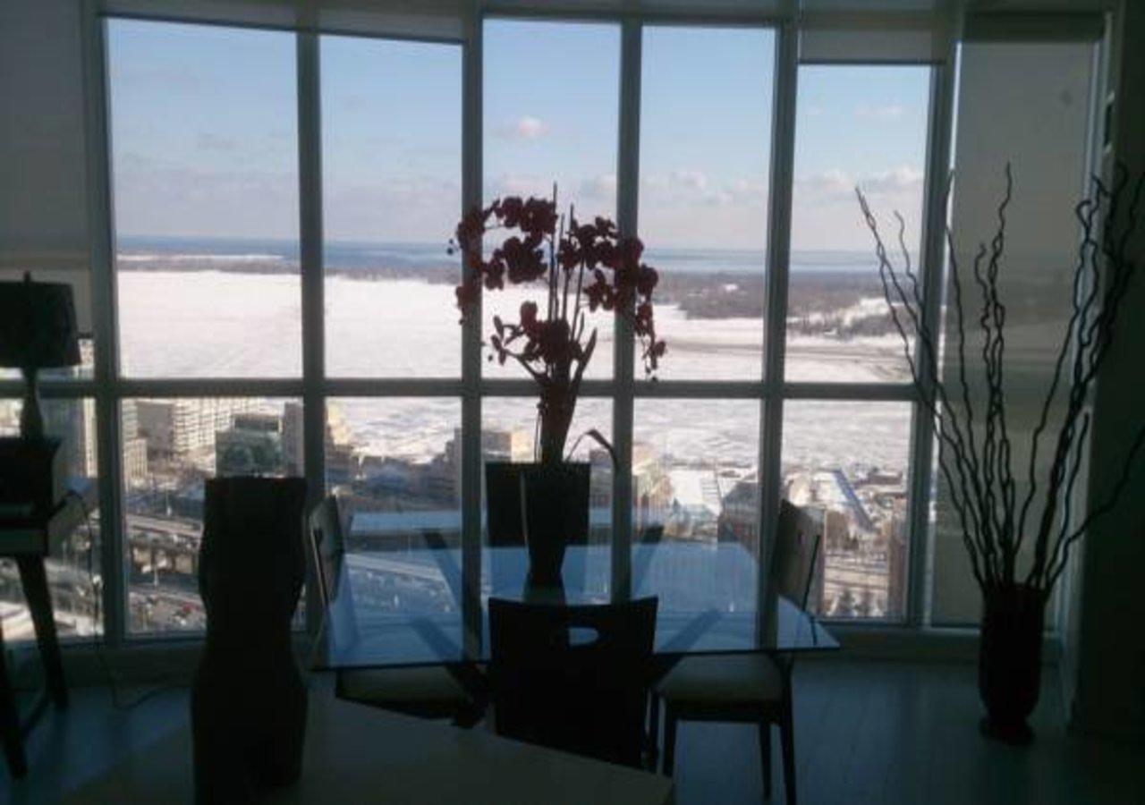 Water Front Luxury Apartment *