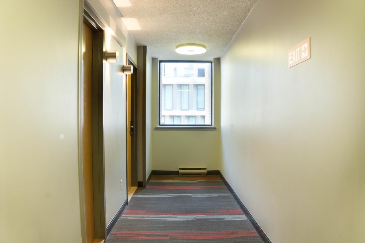 Metropolitan University-international Living Learning Apartment Toronto