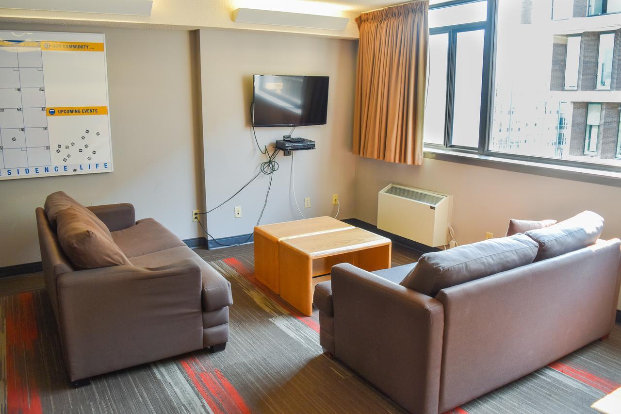 Metropolitan University-international Living Learning Apartment Toronto