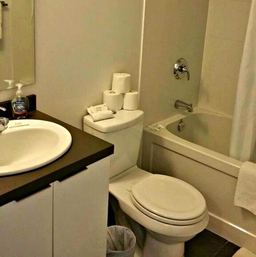 Pelicanstay At Rogers Centre Apartment
