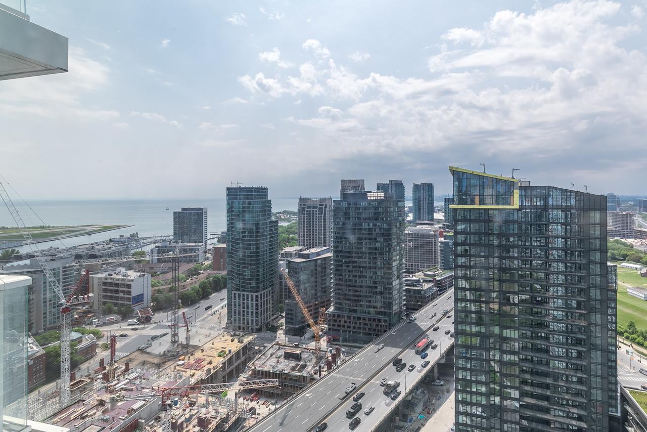 Simply Comfort. Amazing Downtown Toronto
