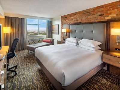 Doubletree By Hilton Airport, On Hotel