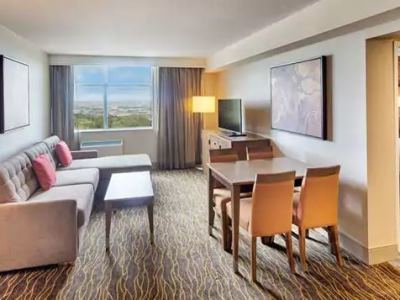Doubletree By Hilton Airport, On