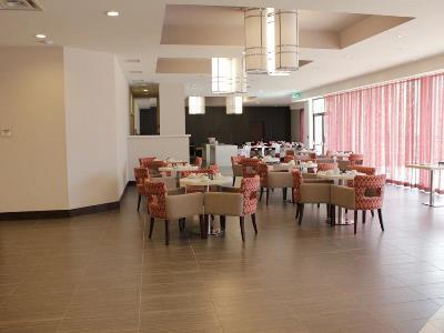 Doubletree By Hilton Airport, On Hotel