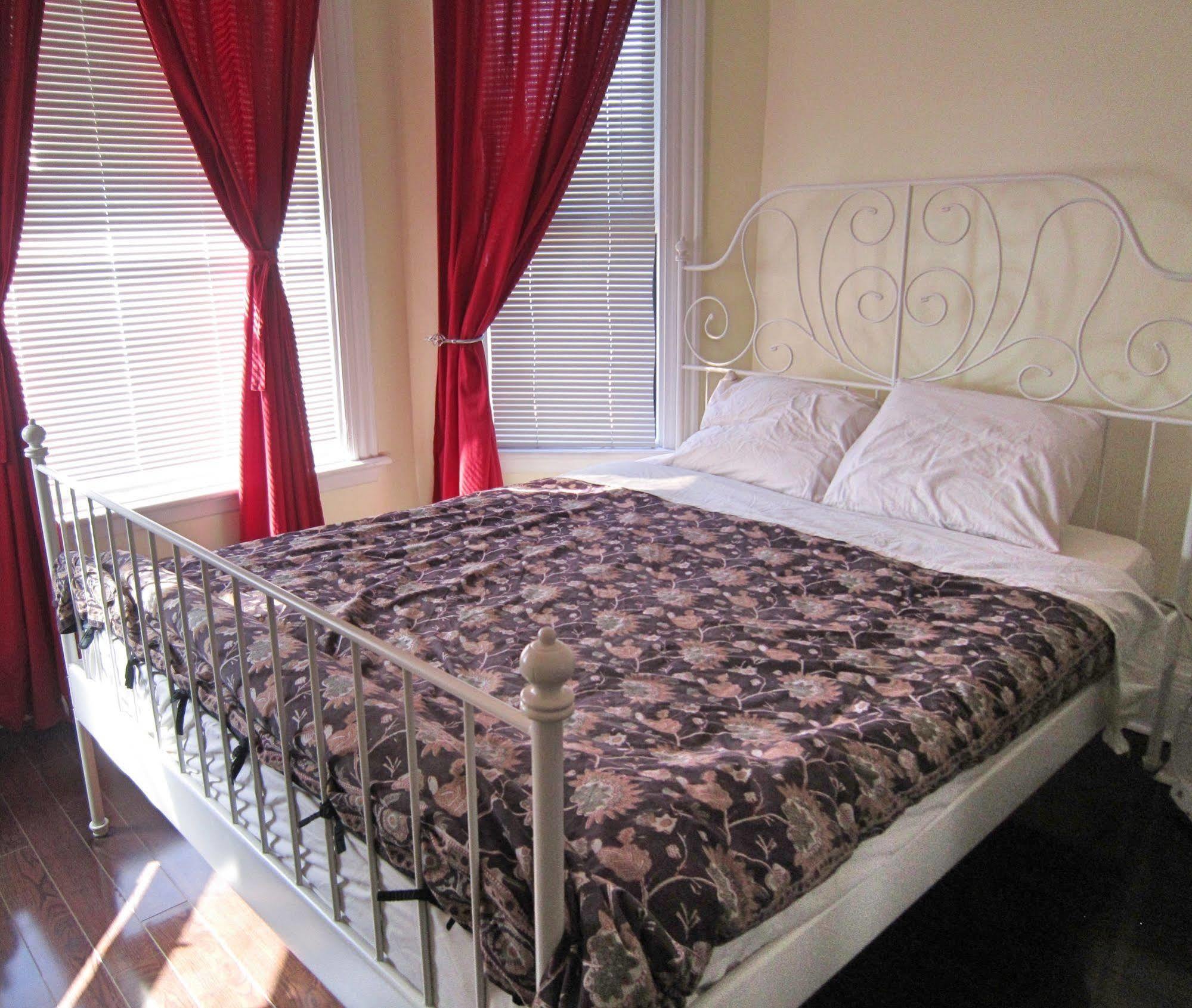 Spadina 11 Guest house 3*