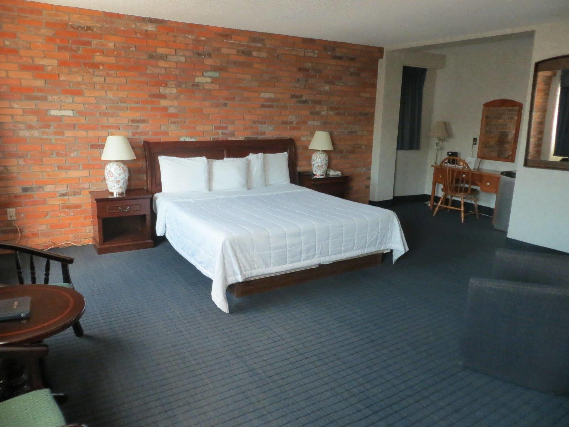 89 Yorkville Hotel