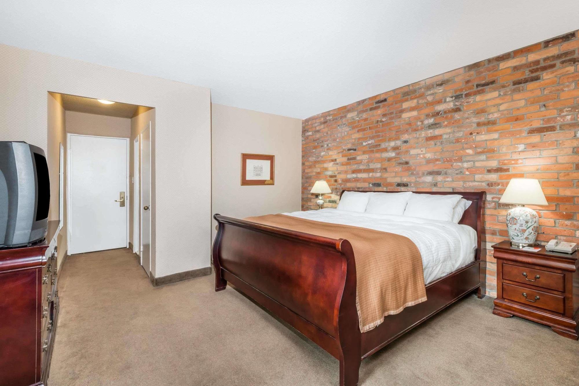 89 Yorkville Toronto