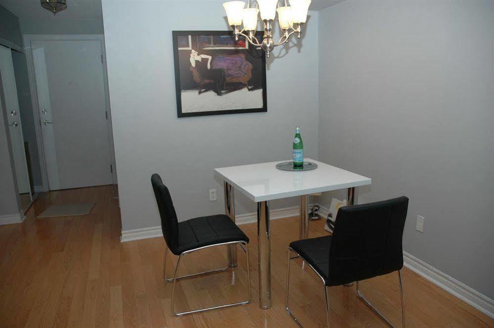 Living Suites - Toronto Convention Centre Apartment *