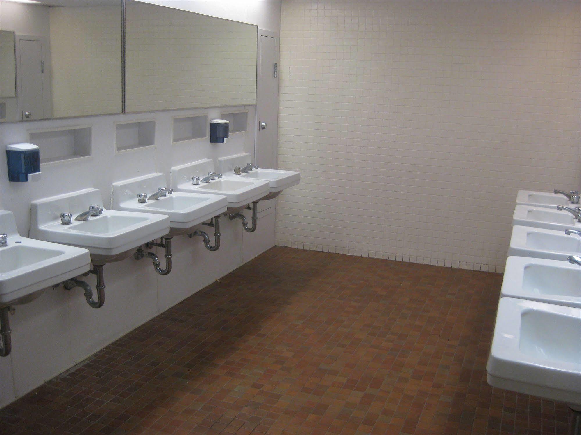 Of - New College - Wilson Hall Apartment Toronto