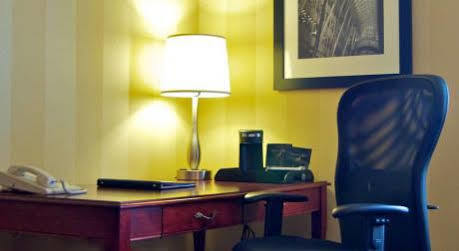 Doubletree By Hilton Airport, On Hotel