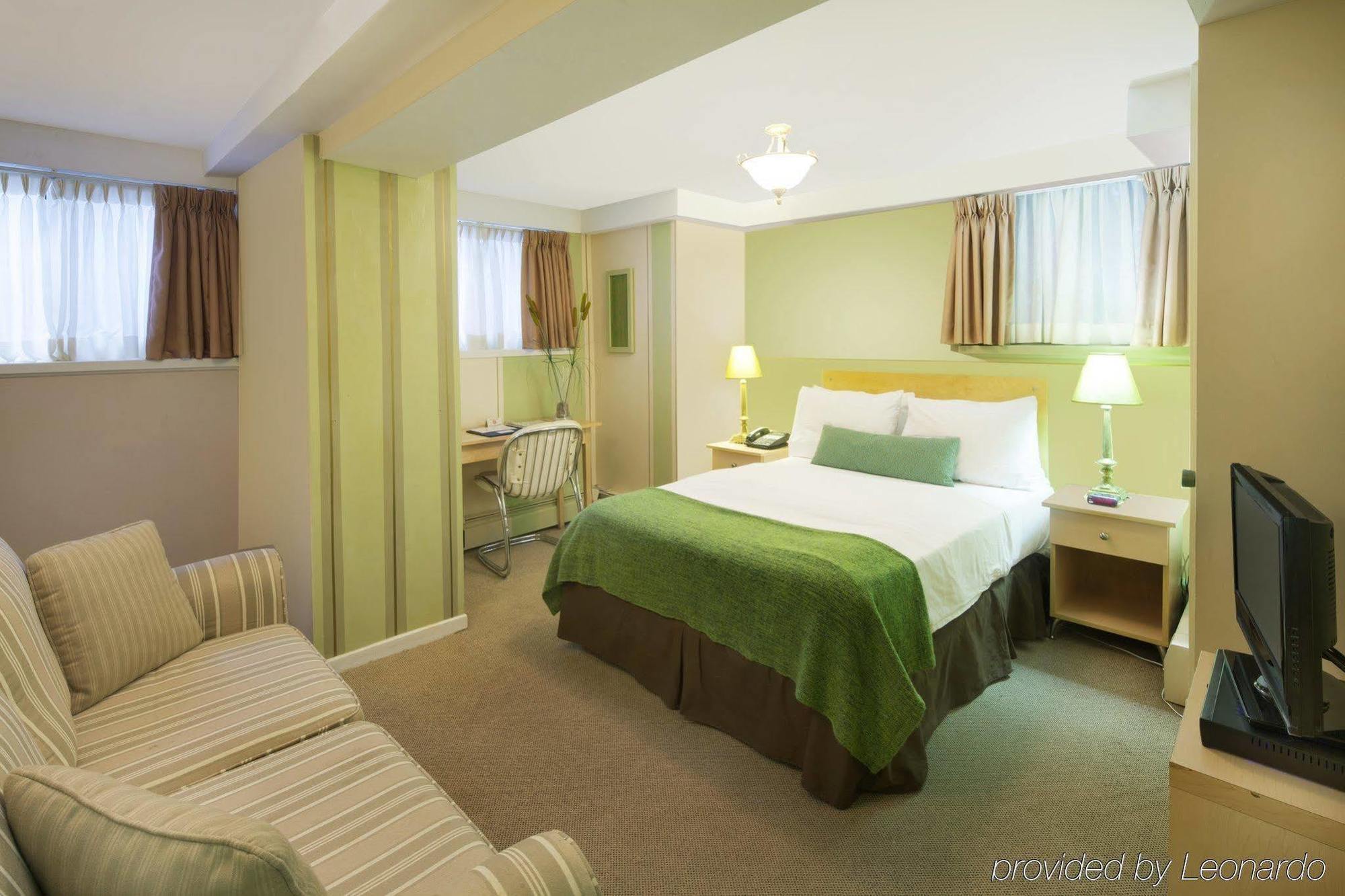 Victoria's Mansion 4*
