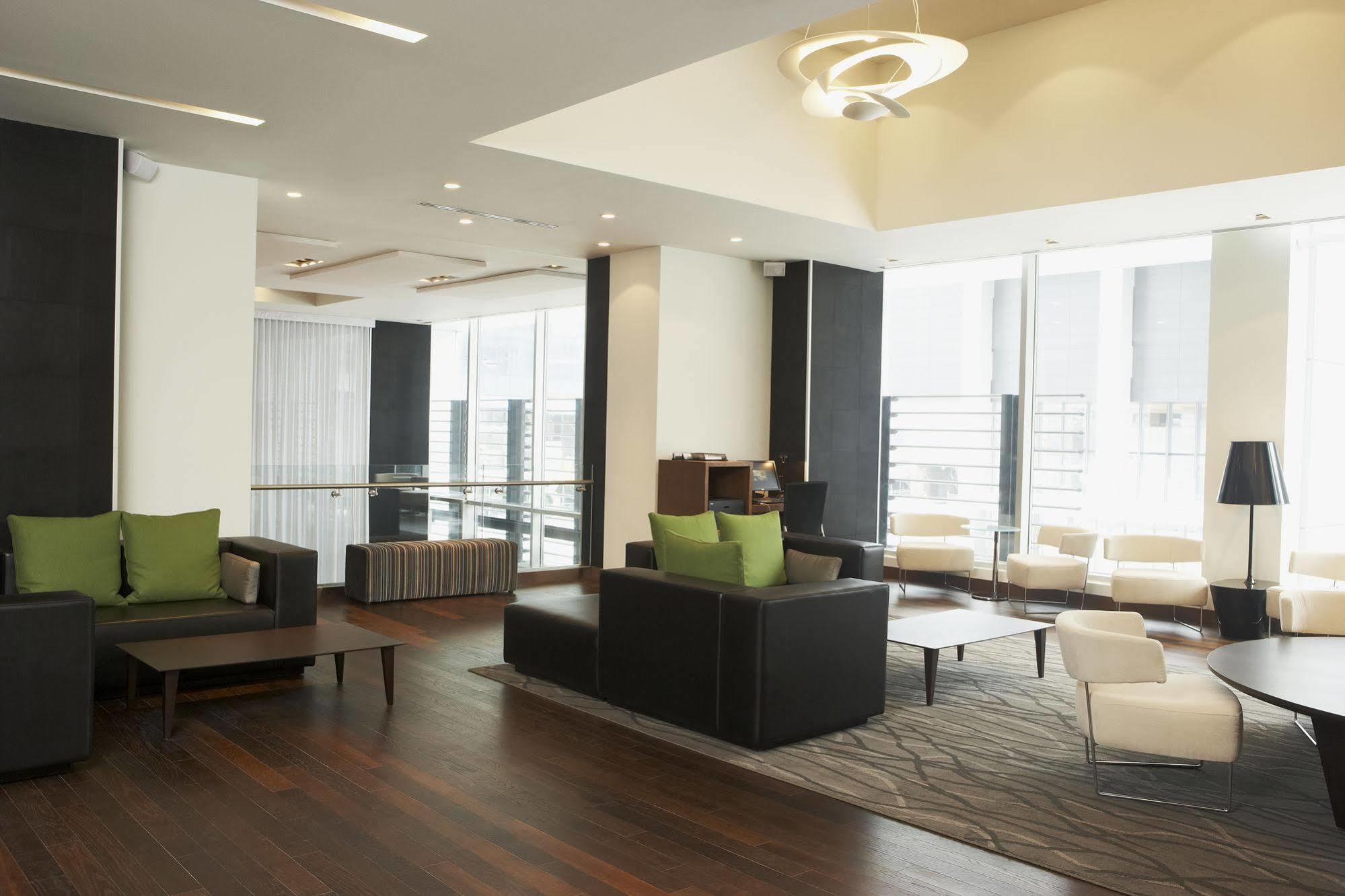 Le Germain Maple Leaf Square Hotel