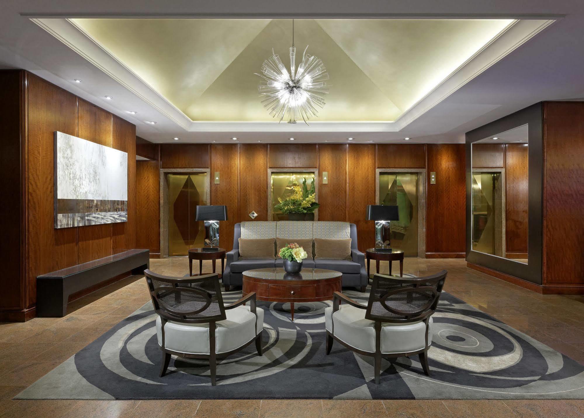 Cambridge Hotel 4*
