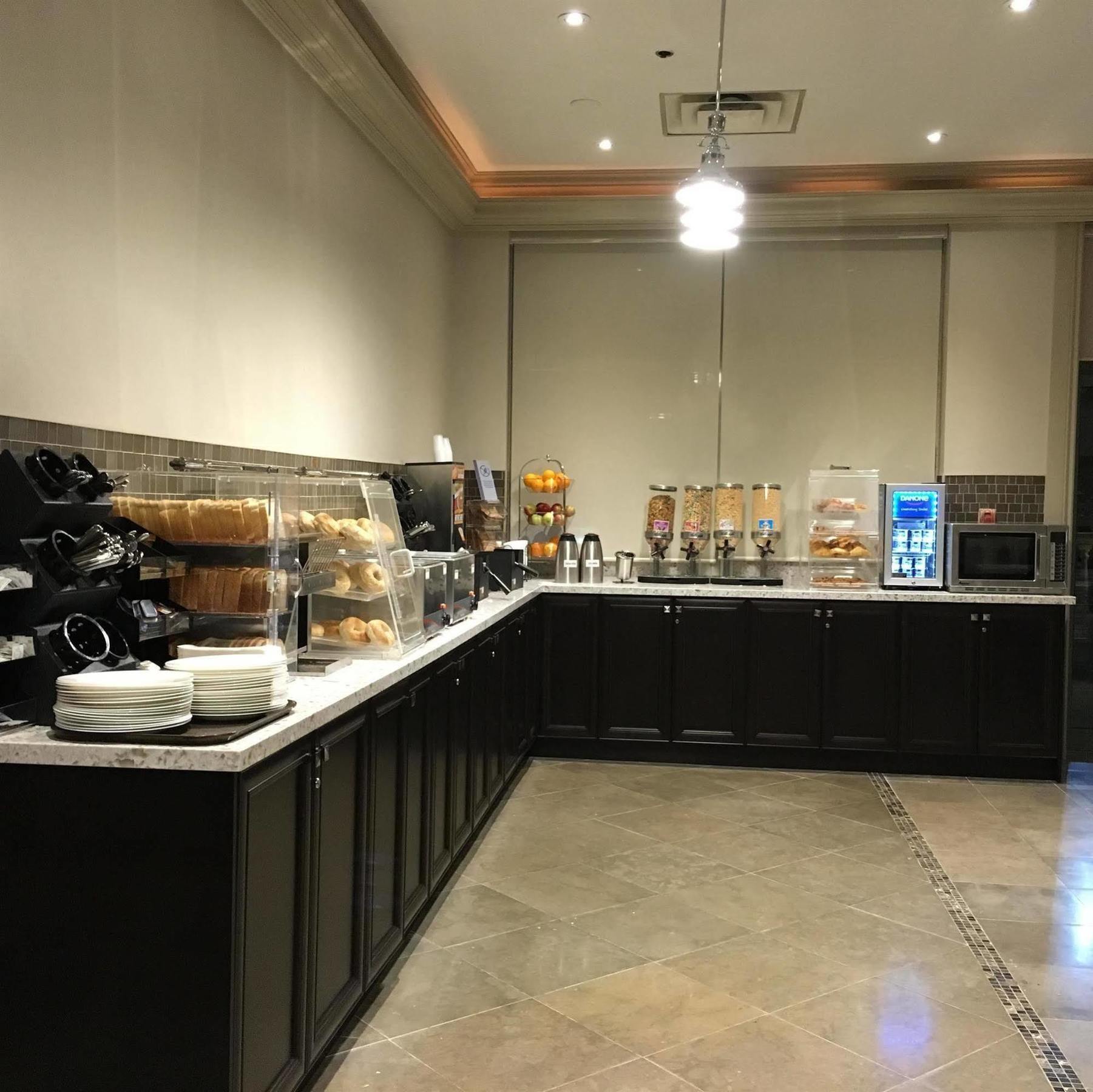 Western Travel Airport 3*