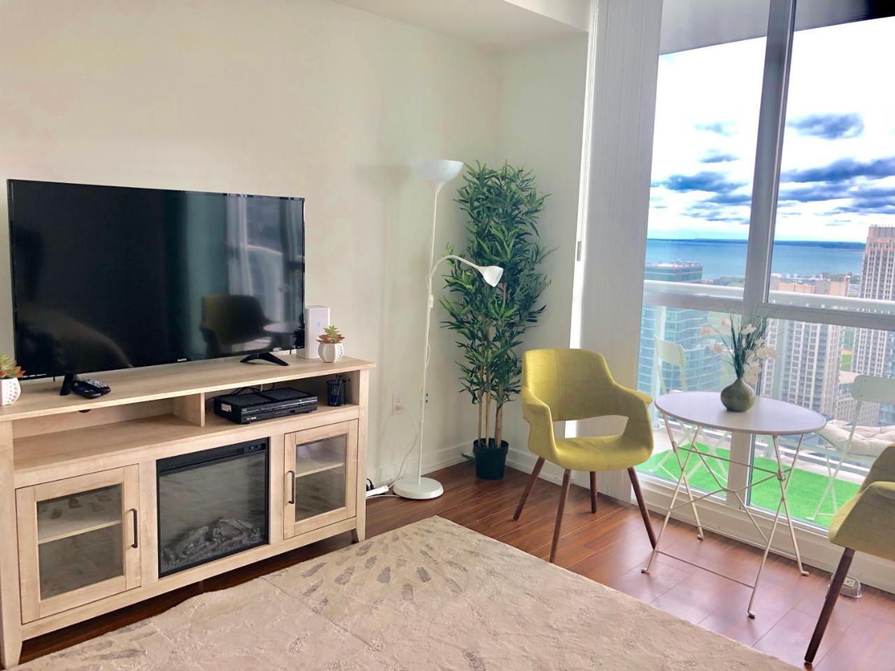 Simply Comfort. Amazing Downtown Apartment Toronto