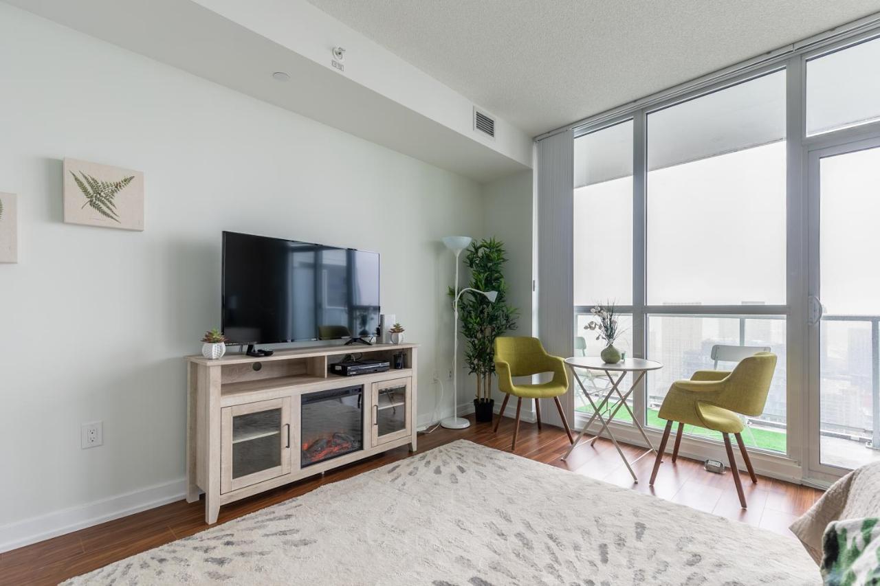 Apartment Simply Comfort. Amazing Downtown Toronto