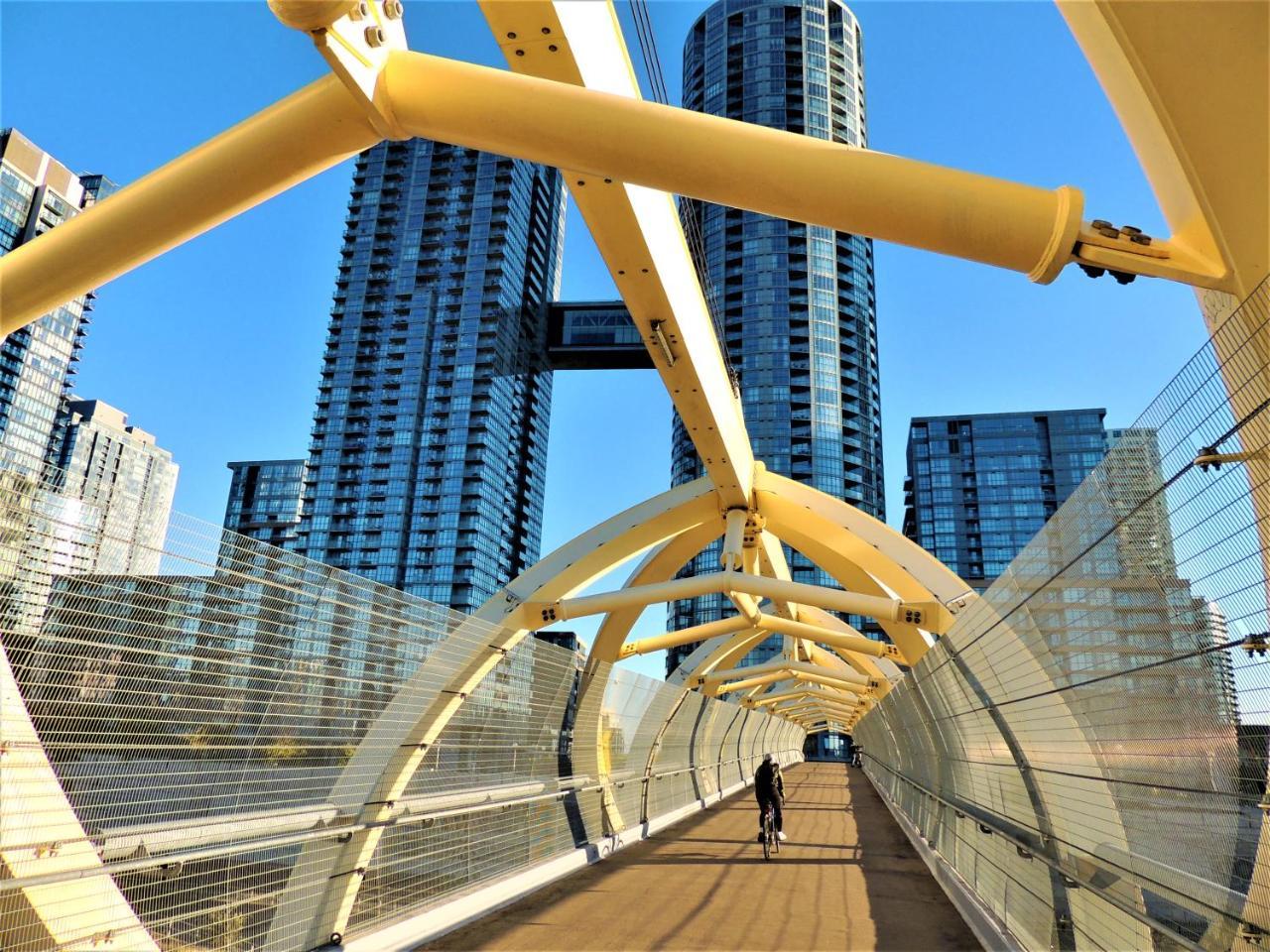 Apartment Tvhr - Luxury Condos In Heart Of Downtown
