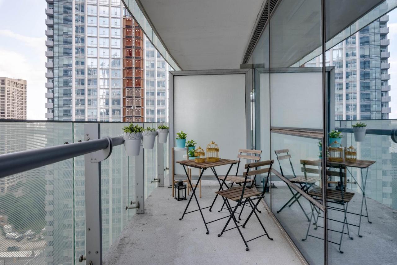Applewood Financial District Cn Tower Apartment Toronto
