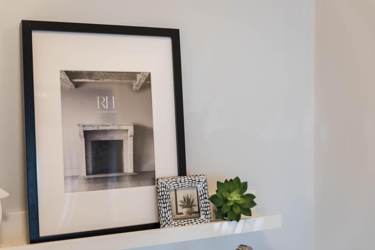 Applewood Financial District Cn Tower Apartment Toronto