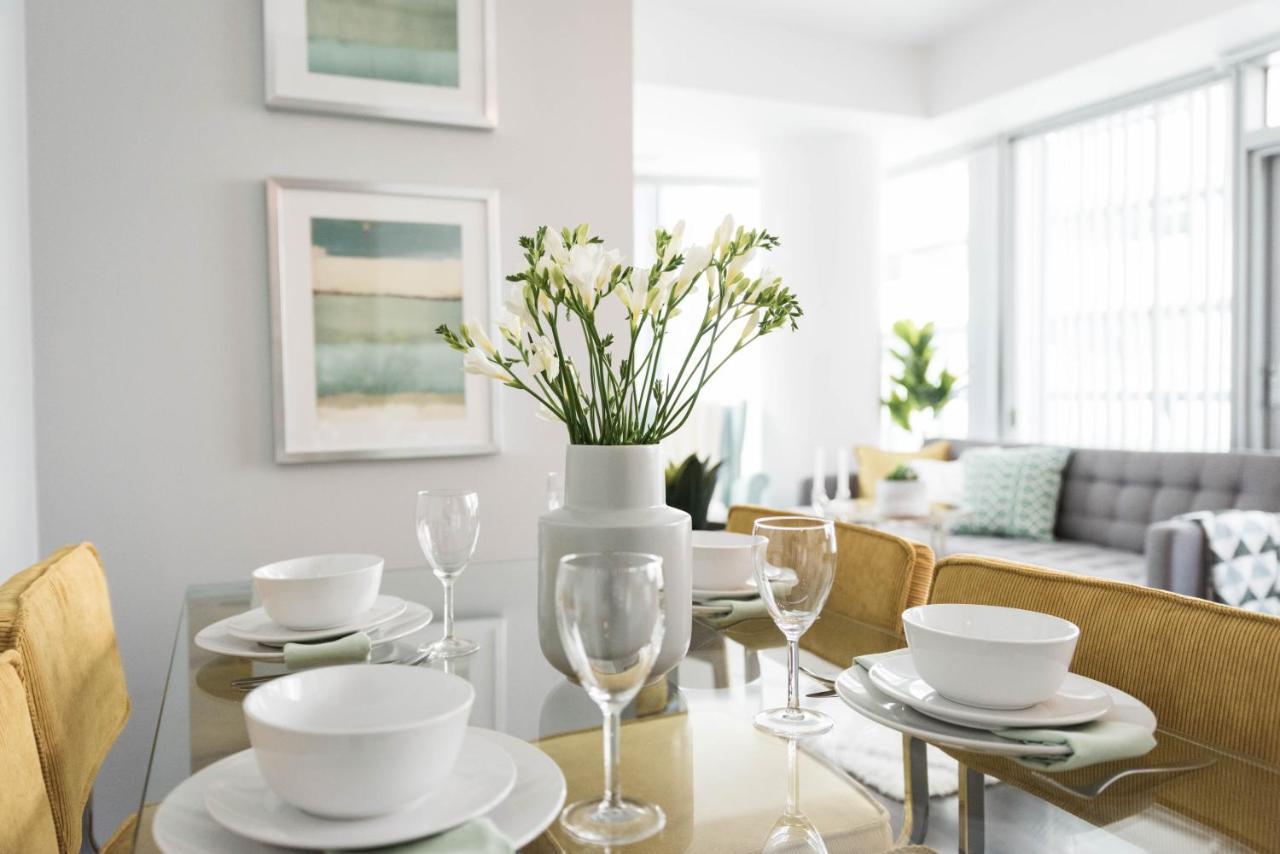 Applewood Financial District Cn Tower Apartment