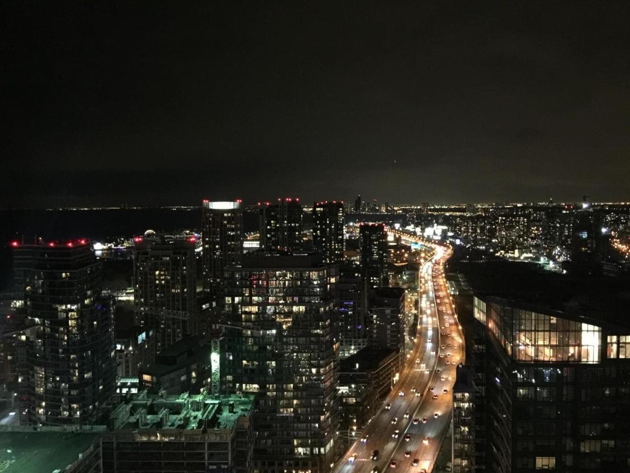 Simply Comfort. Amazing Downtown Apartment Toronto
