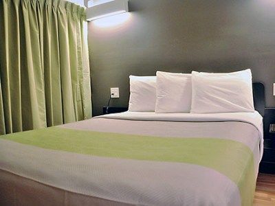 6 Downtown 2* Toronto