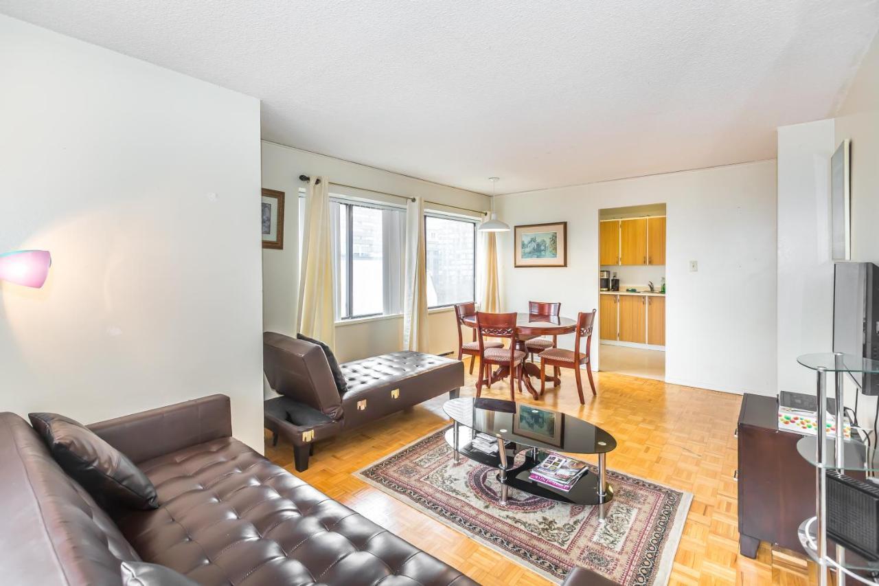 Apartment Toronto Furnished Living-Gerard Toronto
