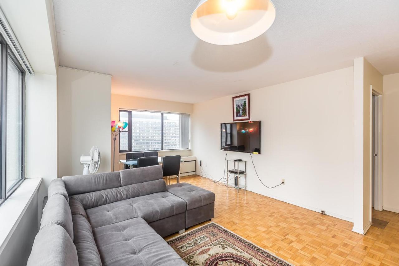 Toronto Furnished Living-Gerard Apartment