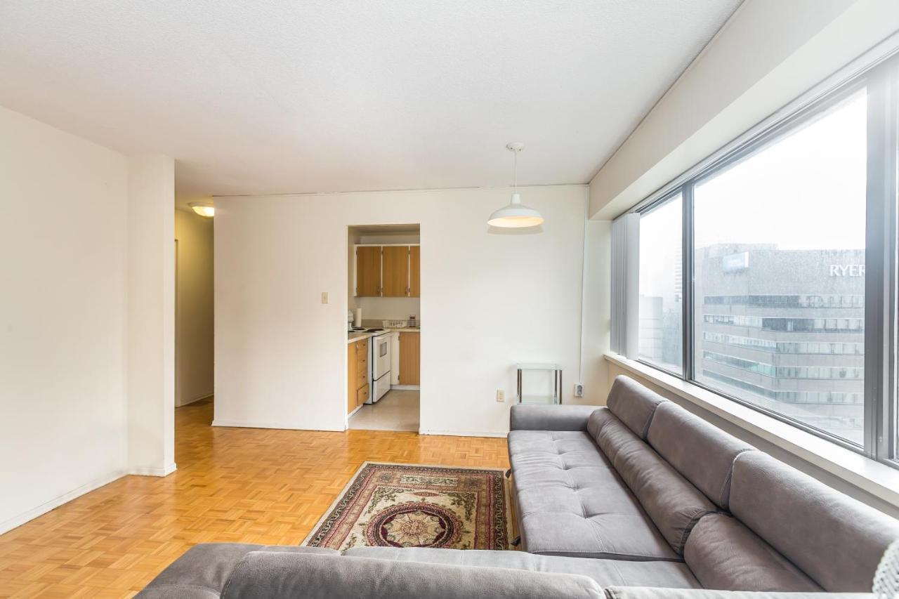 Toronto Furnished Living-Gerard Apartment