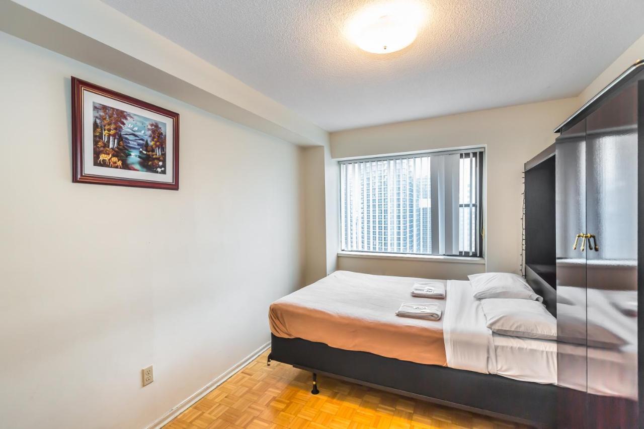 Apartment Toronto Furnished Living-Gerard Toronto