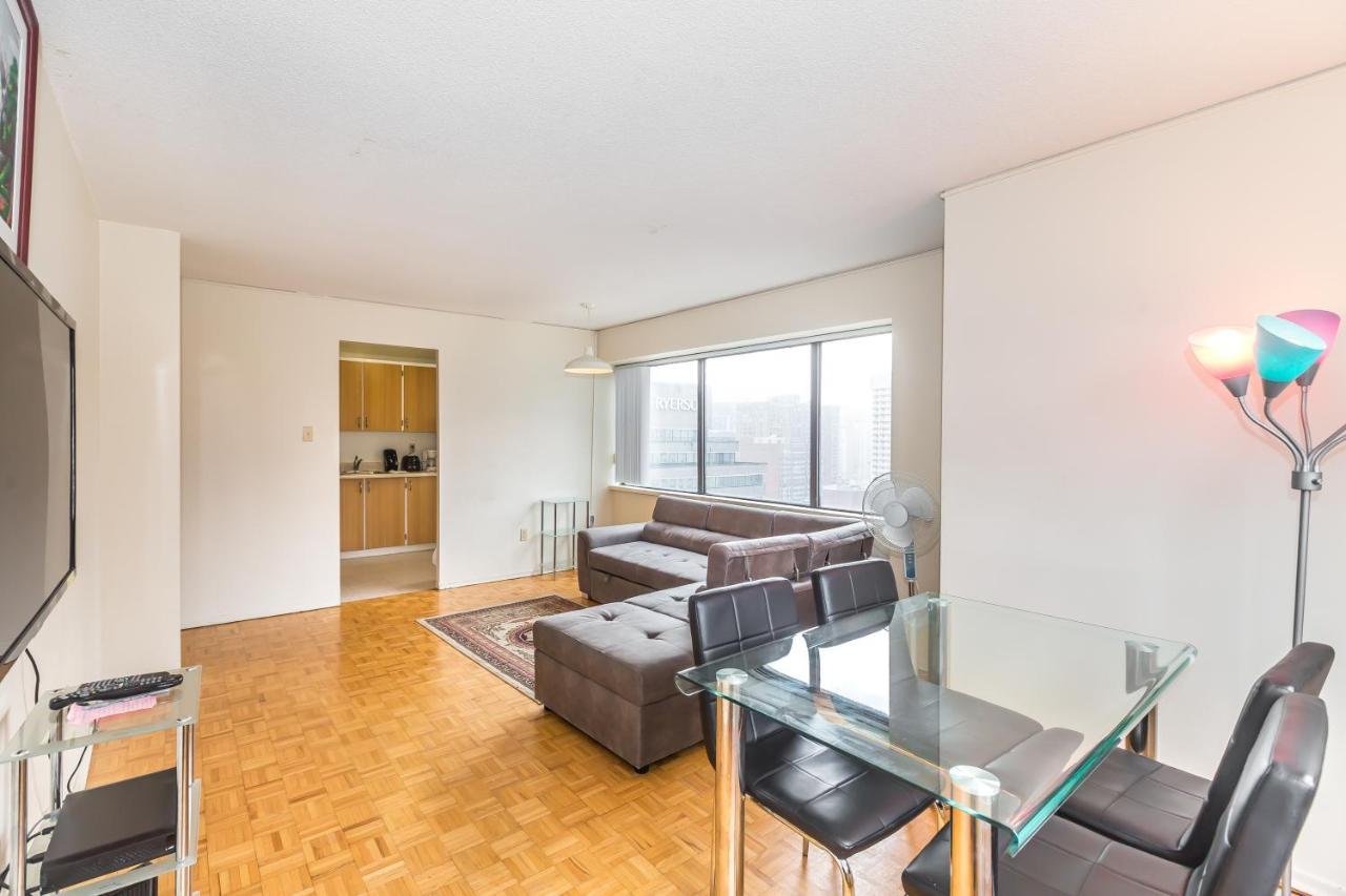 Apartment Toronto Furnished Living-Gerard Toronto