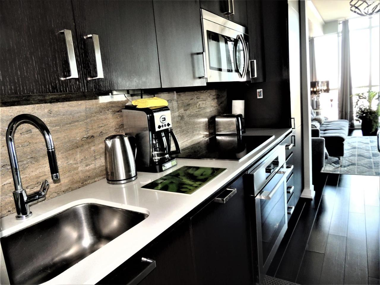 Apartment Tvhr - Luxury Condos In Heart Of Downtown *