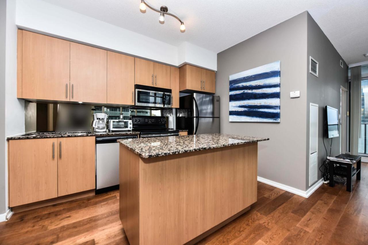 Apartment Sarkar - Maple Leaf Square *