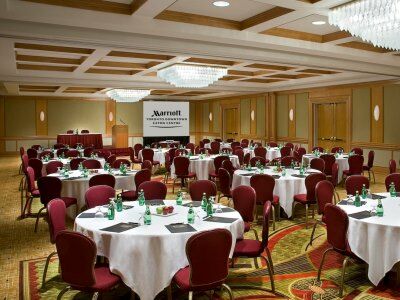 Marriott Downtown At Cf Eaton Centre Hotel 4*