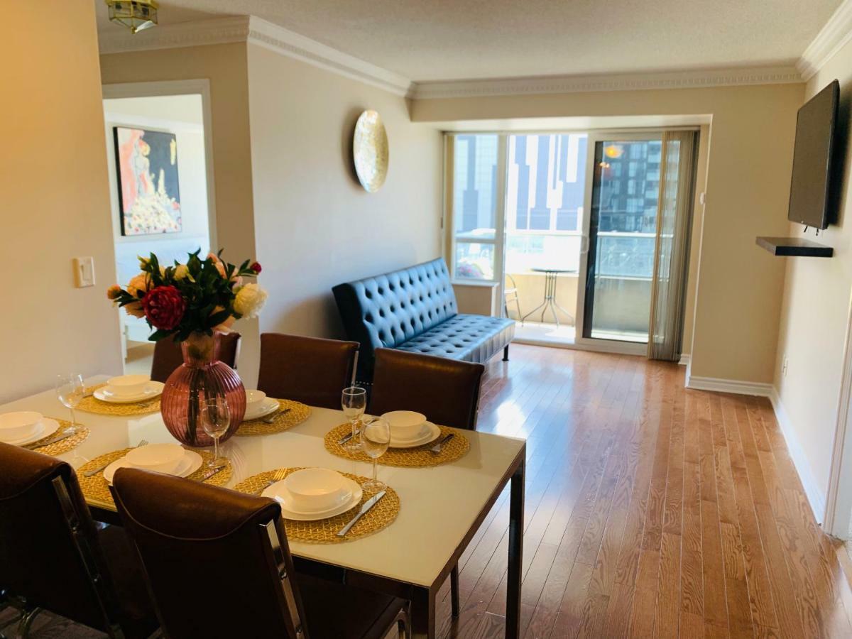 Luxury 3 Bedroom/2 Bathroom With Cn Tower View In The Heart Of Downtown Apartment
