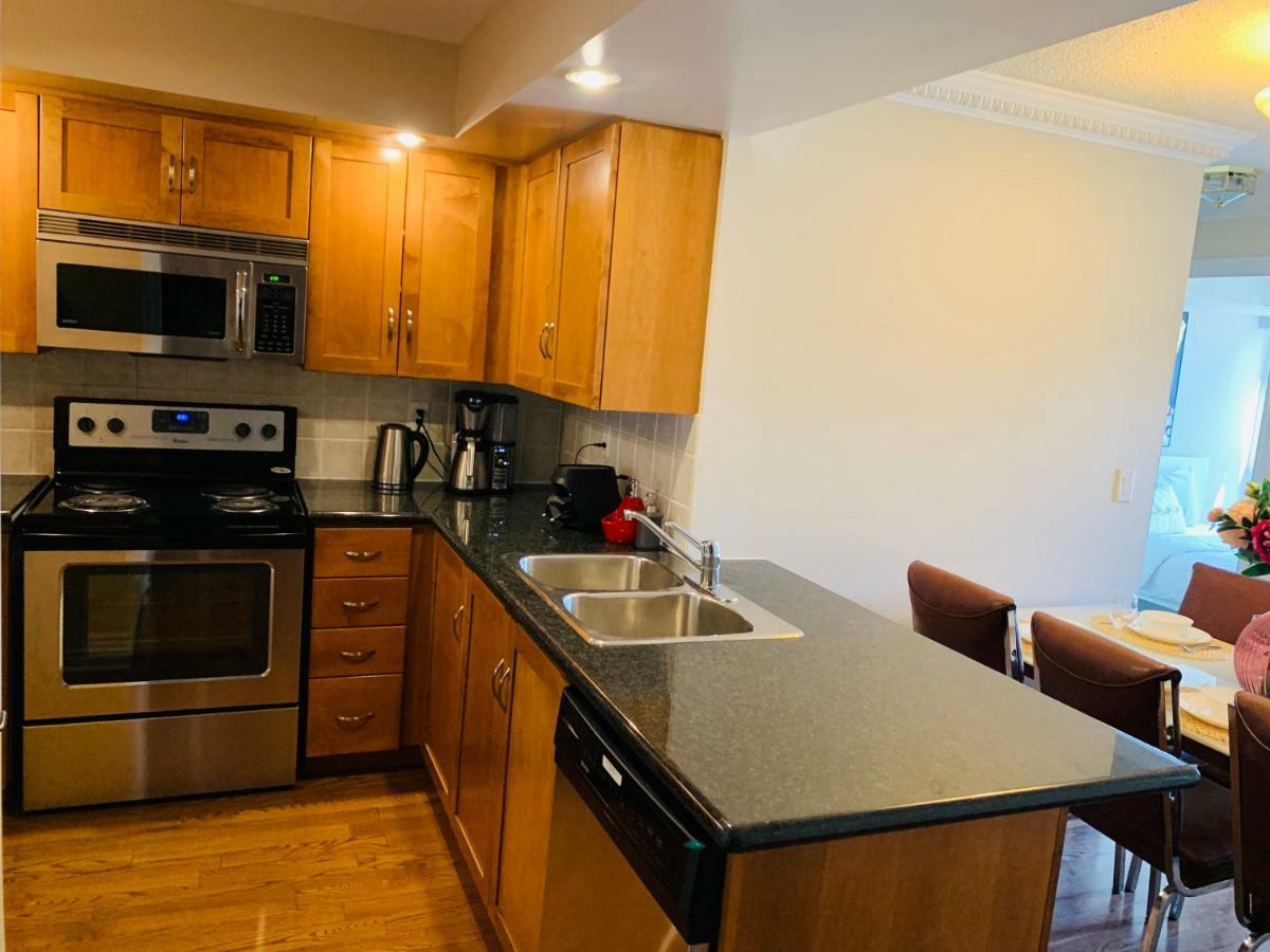 Luxury 3 Bedroom/2 Bathroom With Cn Tower View In The Heart Of Downtown * Toronto